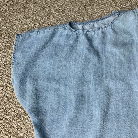 Easel Womens Blouse Top Size Medium Blue Chambray Cold Shoulders Fringe Hem - Picture 2 of 12